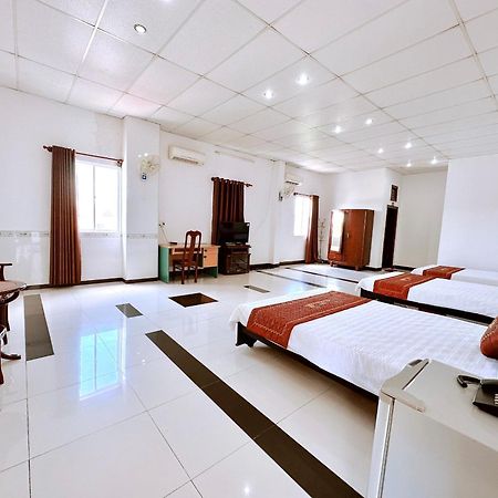 Truc Hoang Ha Hotel Kon Tum Dış mekan fotoğraf