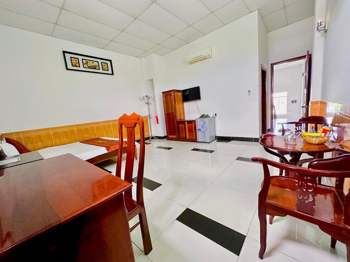 Truc Hoang Ha Hotel Kon Tum Dış mekan fotoğraf