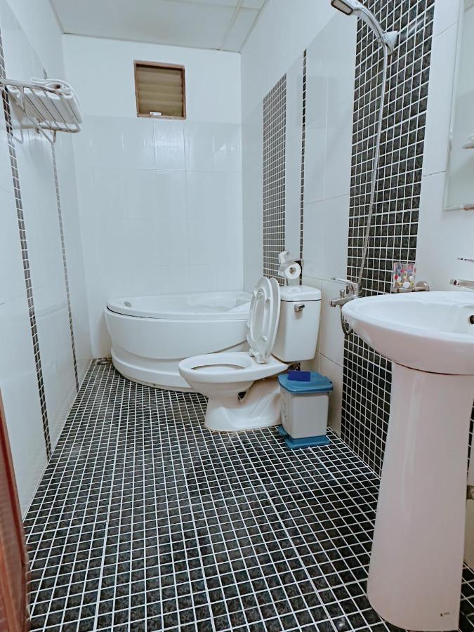 Truc Hoang Ha Hotel Kon Tum Dış mekan fotoğraf