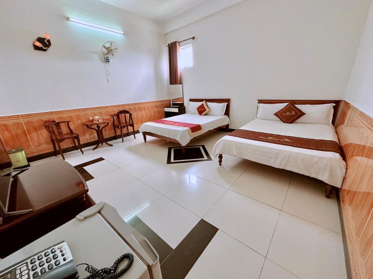 Truc Hoang Ha Hotel Kon Tum Dış mekan fotoğraf