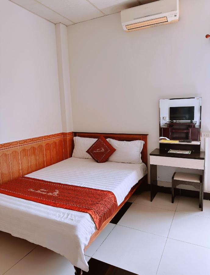 Truc Hoang Ha Hotel Kon Tum Dış mekan fotoğraf