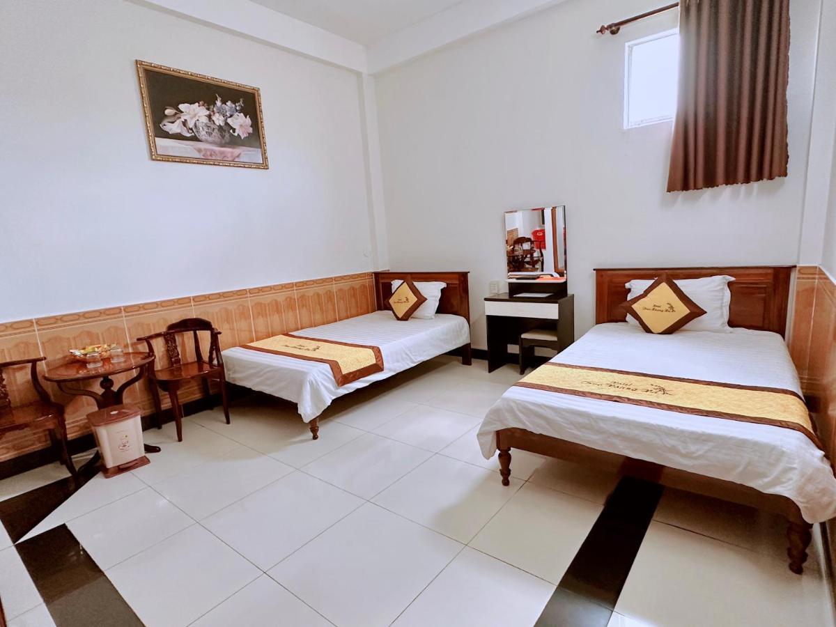 Truc Hoang Ha Hotel Kon Tum Dış mekan fotoğraf