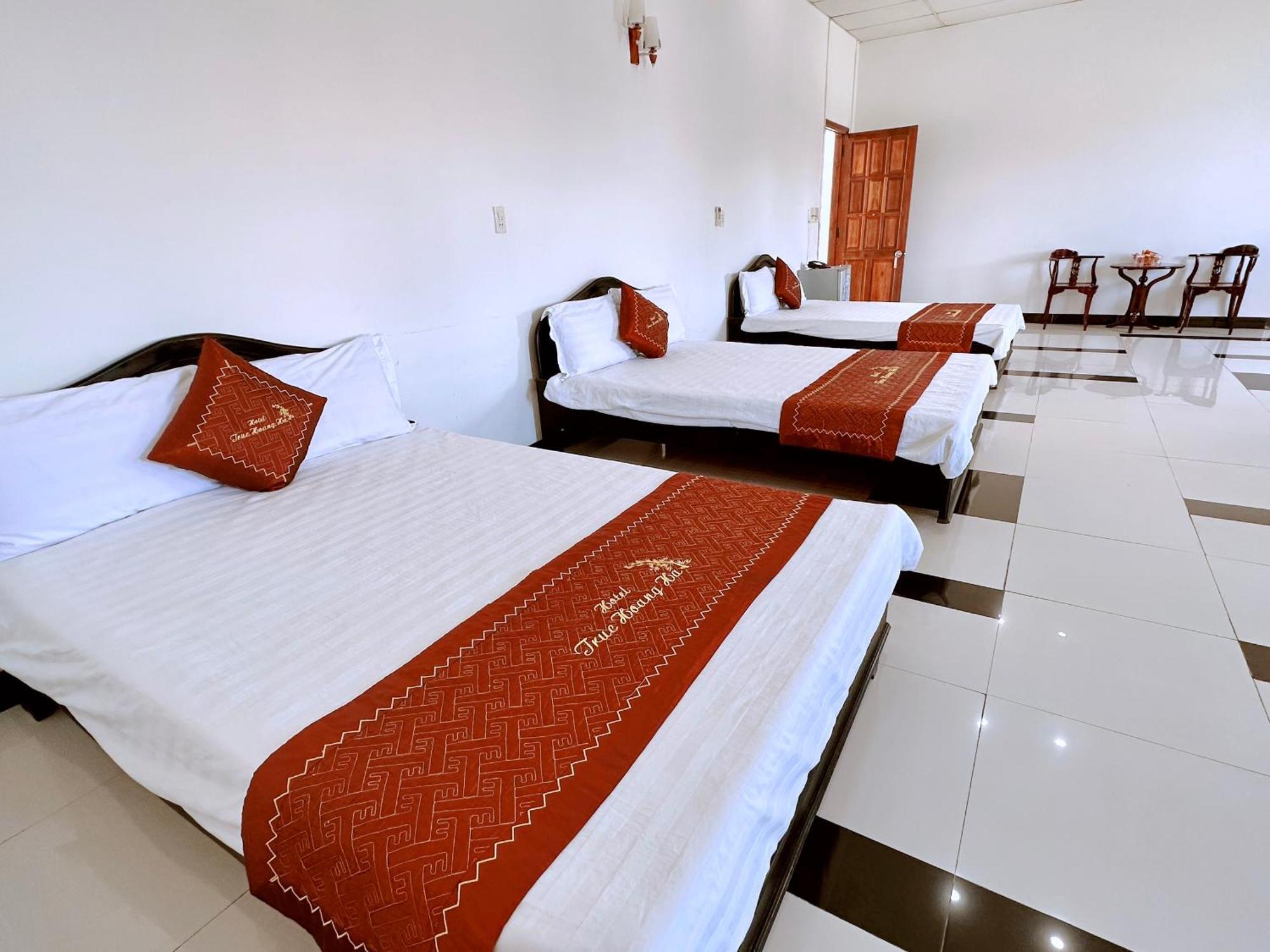 Truc Hoang Ha Hotel Kon Tum Dış mekan fotoğraf