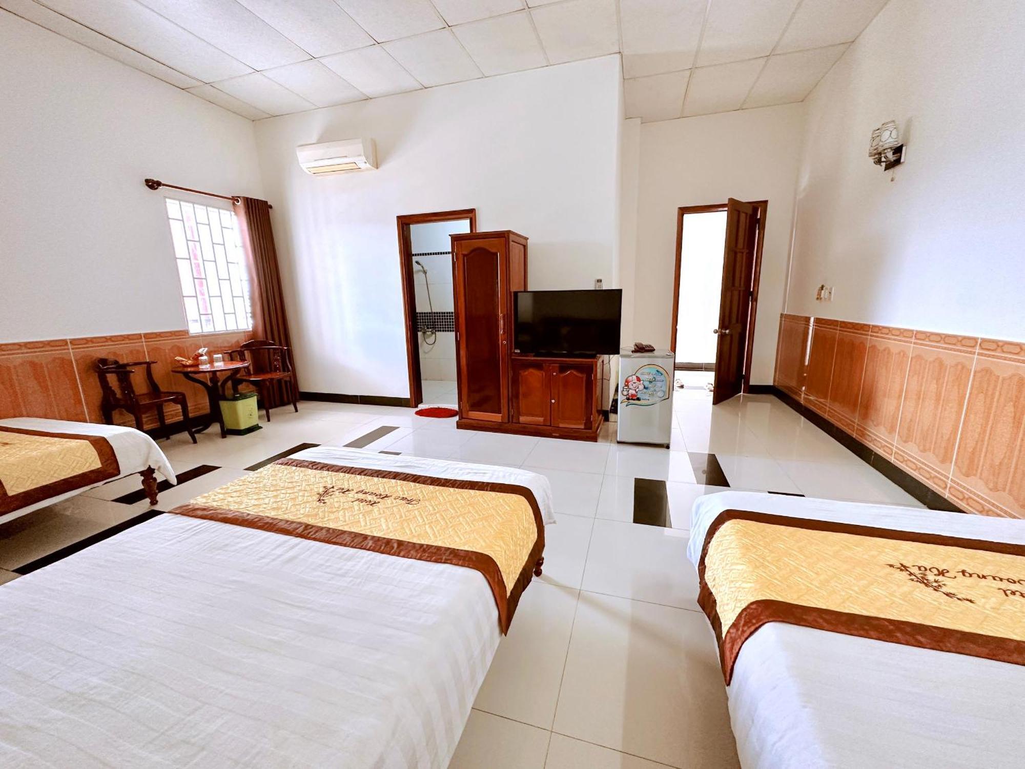 Truc Hoang Ha Hotel Kon Tum Dış mekan fotoğraf