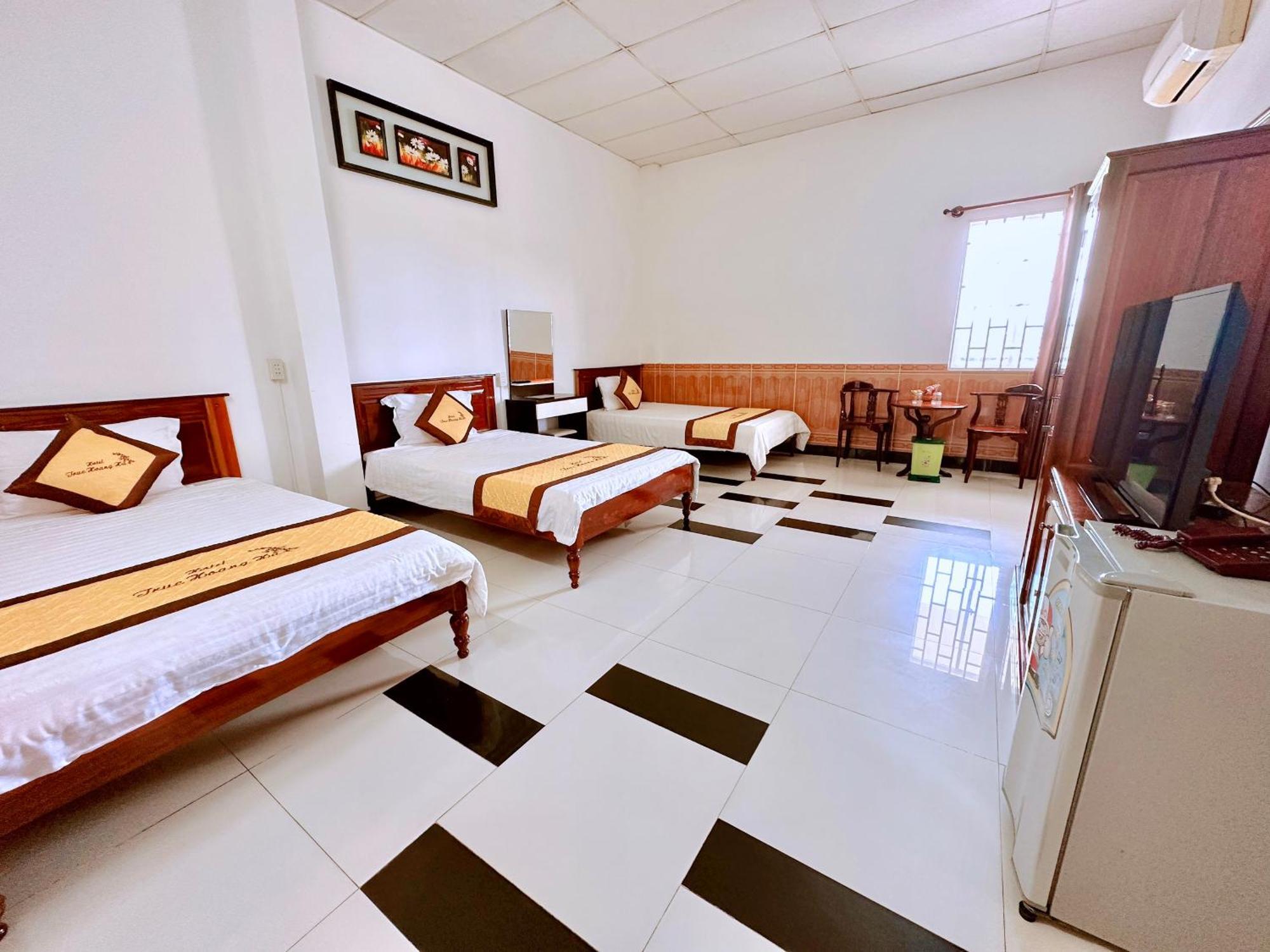 Truc Hoang Ha Hotel Kon Tum Dış mekan fotoğraf