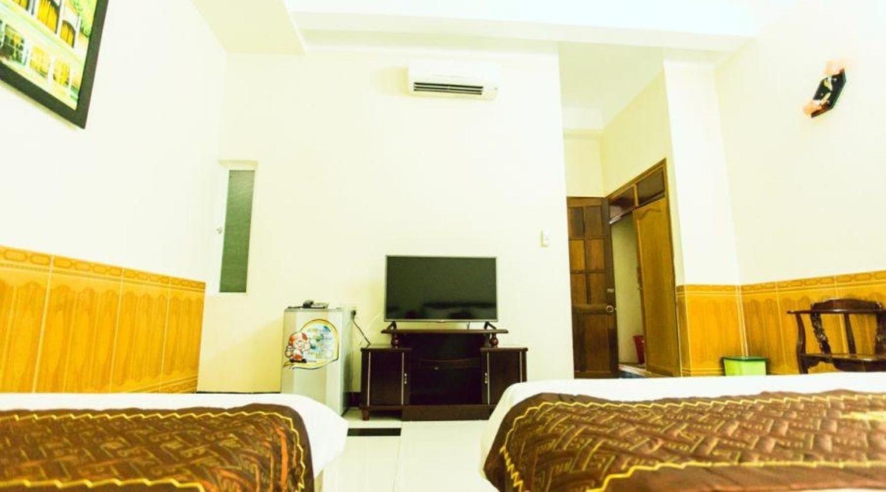 Truc Hoang Ha Hotel Kon Tum Dış mekan fotoğraf
