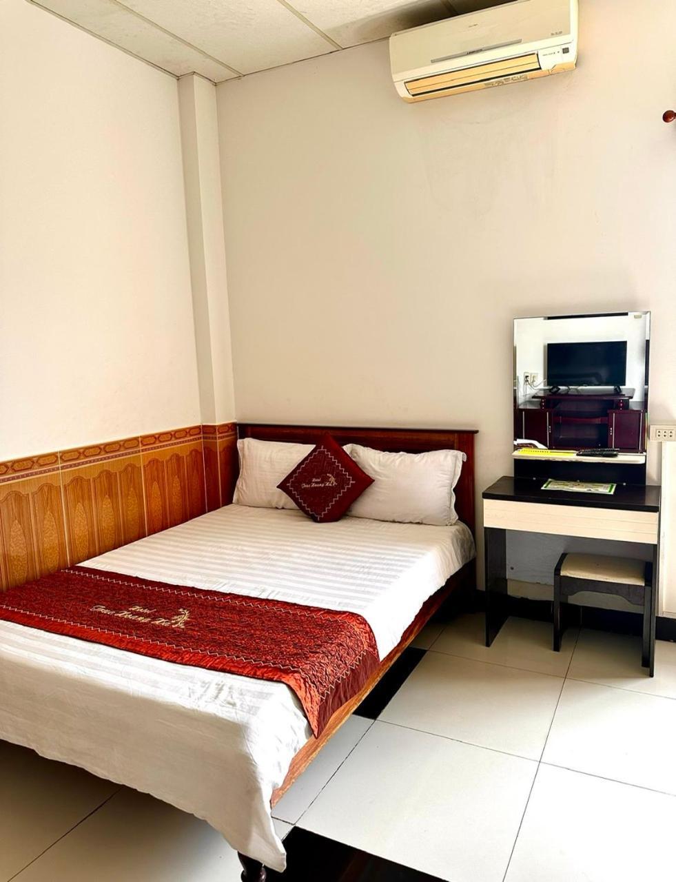Truc Hoang Ha Hotel Kon Tum Dış mekan fotoğraf