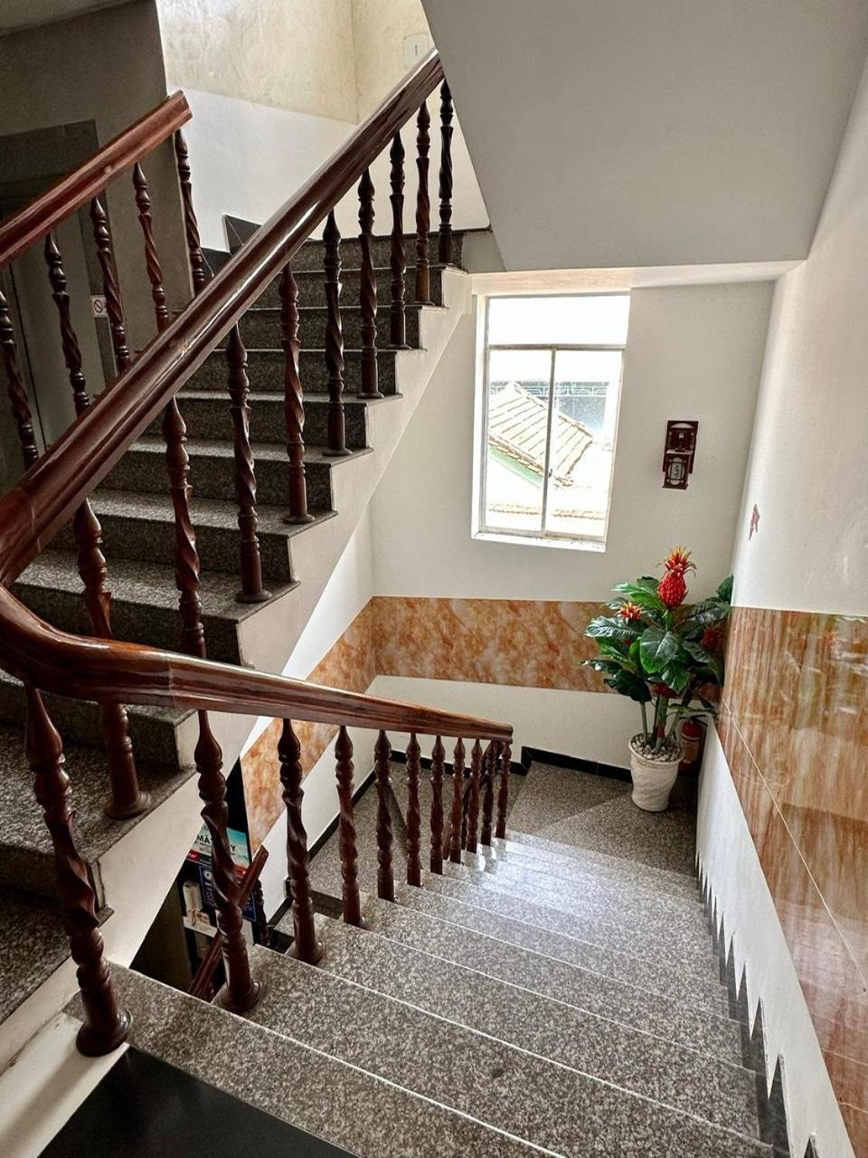 Truc Hoang Ha Hotel Kon Tum Dış mekan fotoğraf
